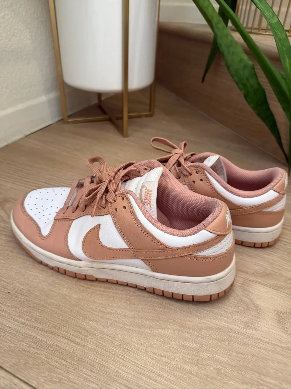 Nike Women's Low-Top Sneakers in White and Blush